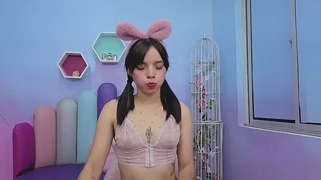 Isaa Skinny online show from April 5, 3:49 am