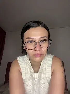 chloe evans0 online show from March 31, 2:11 am