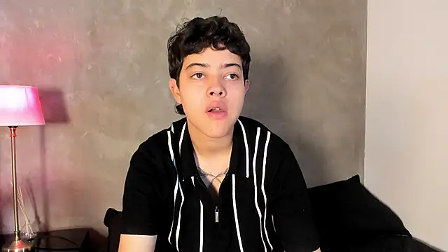 Cris Sasha online show from March 29, 12:04 pm