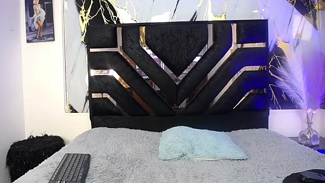 sophiesmithcs online show from March 29, 9:25 pm