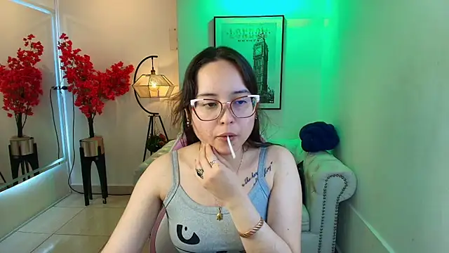 Shady bug online show from May 18, 8:15 pm