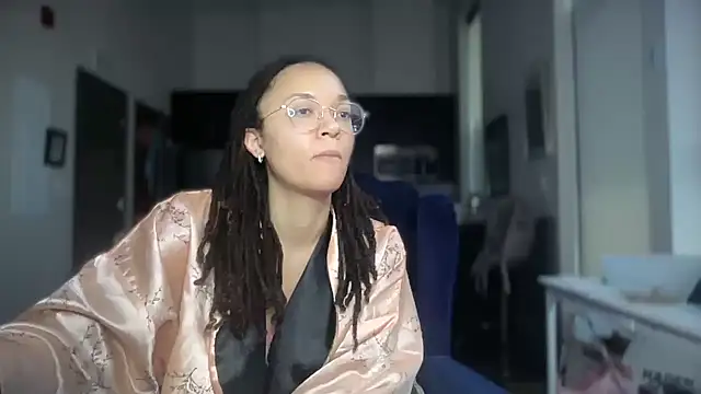 sopainfullysoft online show from April 6, 11:17 pm