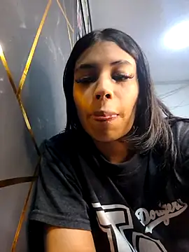 AryahMoonn online show from June 10, 8:02 am