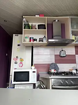 Taya lips online show from April 8, 6:15 am