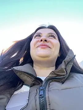 Taya lips online show from April 7, 6:04 am