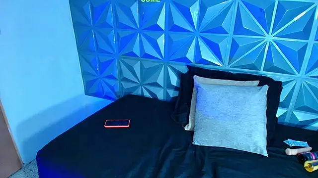 Sophia cleithon1 online show from April 1, 8:39 pm