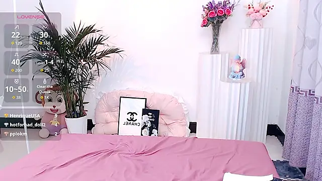 Evelyn-007 online show from April 3, 1:42 pm