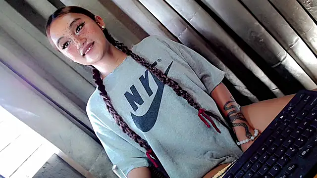 Jessicasfantasy online show from March 21, 1:43 am