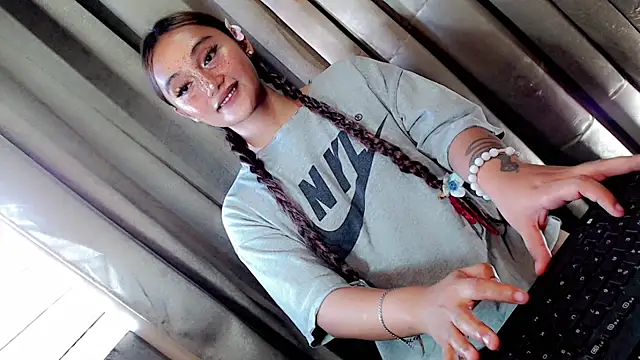 Jessicasfantasy online show from March 27, 8:26 am