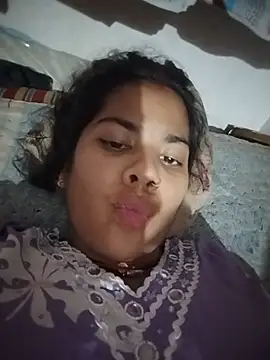 Pallavi cute online show from July 5, 5:51 pm