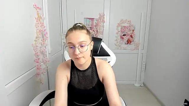 Mia kristal online show from May 23, 9:18 am