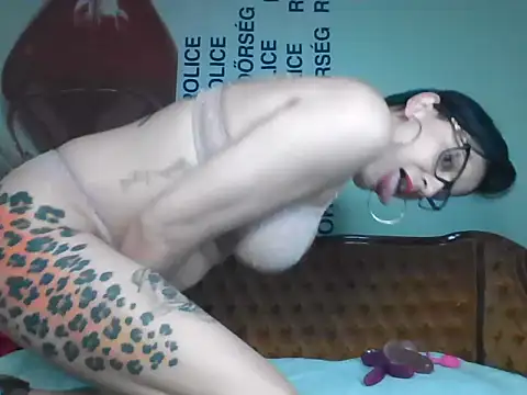 Evamilfhungary online show from April 16, 8:36 am