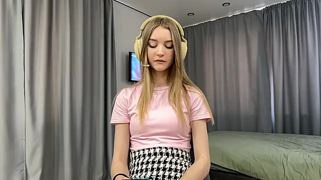 MelissaEvenns online show from March 28, 8:14 am