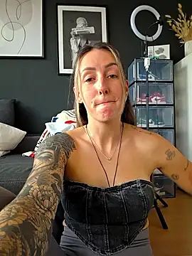 NicoleKaiser online show from March 30, 3:22 pm