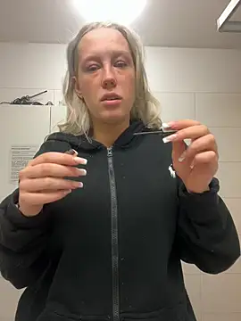 LeniMaria online show from March 25, 5:49 pm