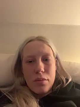 LeniMaria online show from April 1, 5:43 pm