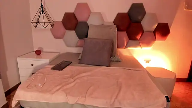 AnnieBlluee online show from June 26, 1:01 pm