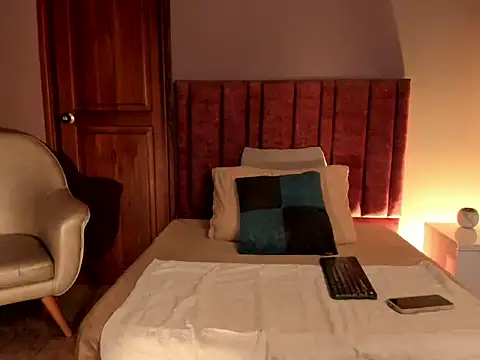 AnnieBlluee online show from July 4, 6:26 pm