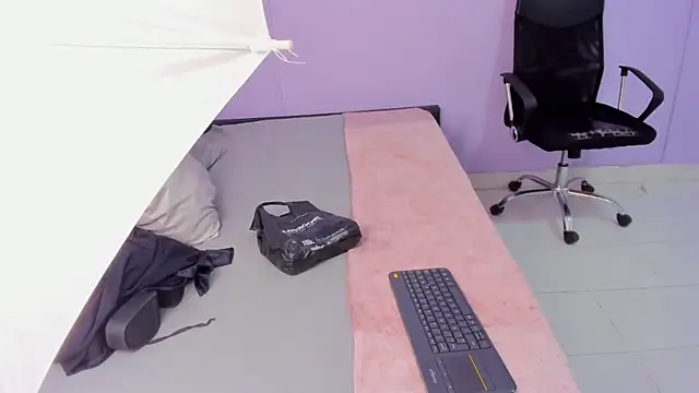 milliesummer online show from April 3, 12:14 pm