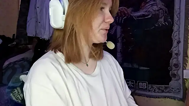 BelladeSimons online show from April 2, 5:05 am