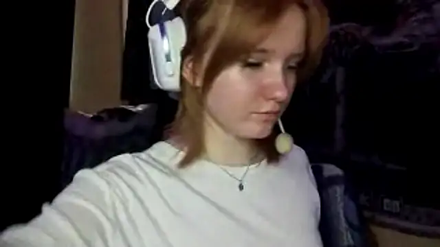 BelladeSimons online show from April 1, 8:48 am