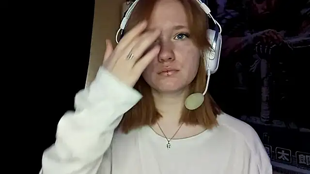 BelladeSimons online show from April 7, 5:31 am