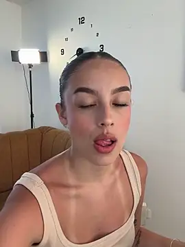 Lauren Storm online show from March 24, 5:07 pm