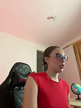 Lauren Storm online show from May 21, 11:35 pm