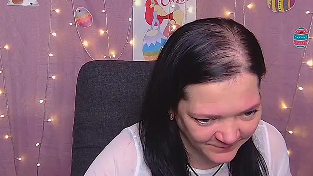 LauraFinn online show from March 29, 6:18 pm