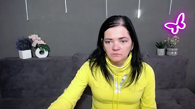 LauraFinn online show from March 25, 1:36 pm