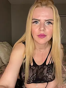 HotMilfNicole online show from May 14, 6:08 am
