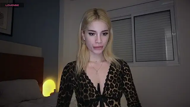 st uirt online show from April 1, 11:57 pm