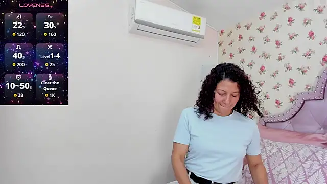 crystal watson0 online show from April 1, 1:41 pm