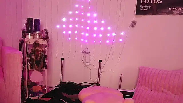 laurenlotus online show from July 25, 2:18 am