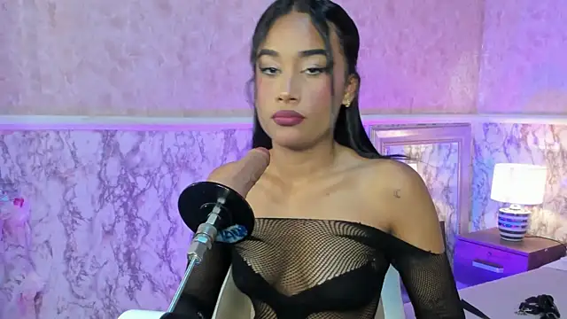 Horny Brunette  online show from March 26, 5:31 am