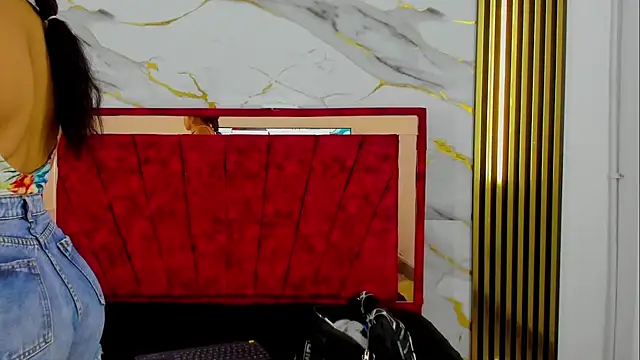 Tiana hots online show from April 1, 1:50 am