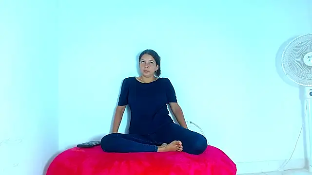 ambar69noir online show from April 7, 11:29 pm