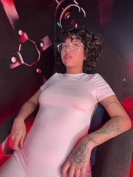 Laila LS online show from May 25, 1:43 pm