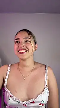 irispink  online show from March 22, 9:32 pm