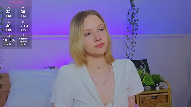 StaceyyJones online show from April 6, 11:33 am