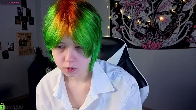 LittleKittenStar online show from May 9, 2:46 am