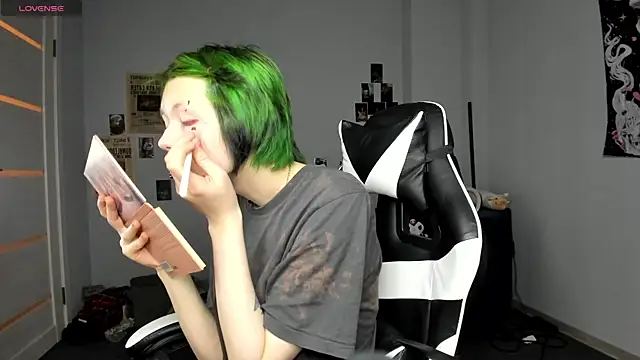 LittleKittenStar online show from March 30, 3:17 am