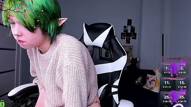 LittleKittenStar online show from April 9, 6:19 am