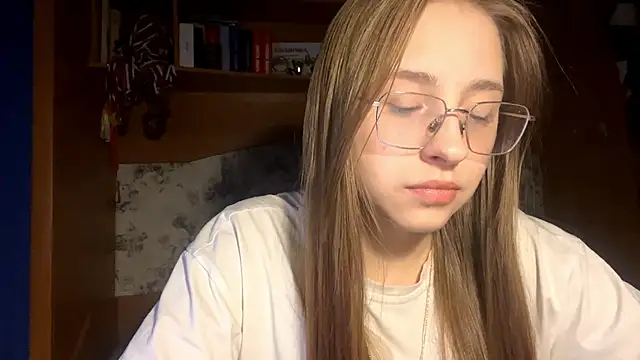 Vickyfaith online show from April 6, 8:21 pm