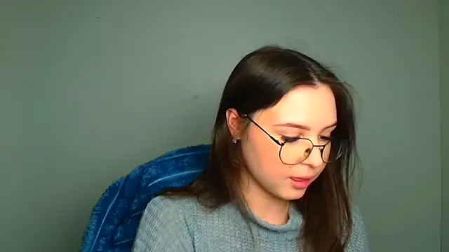 Nika nik a online show from April 10, 11:16 am