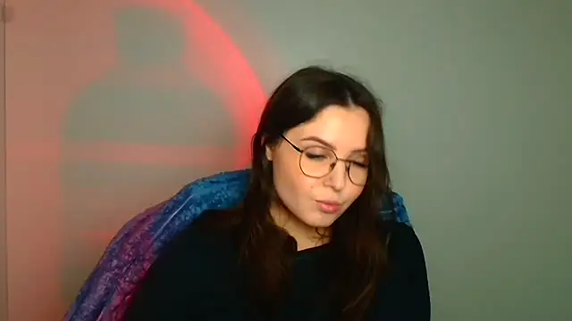 Nika nik a online show from April 6, 11:33 am