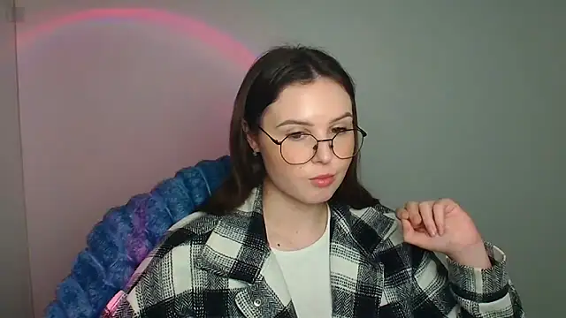 Nika nik a online show from April 1, 1:41 pm