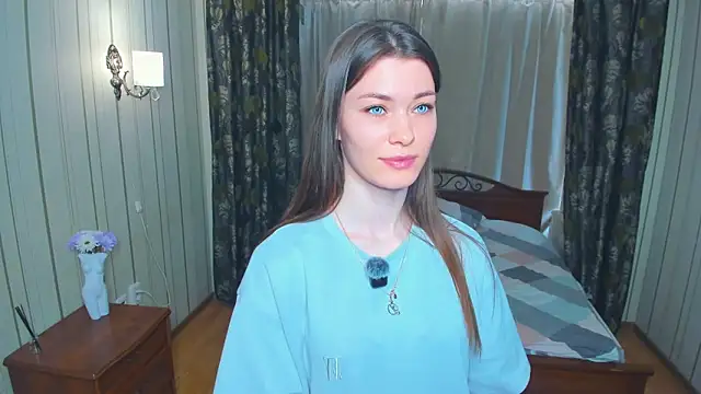 JulissaLipoma online show from March 24, 7:03 am