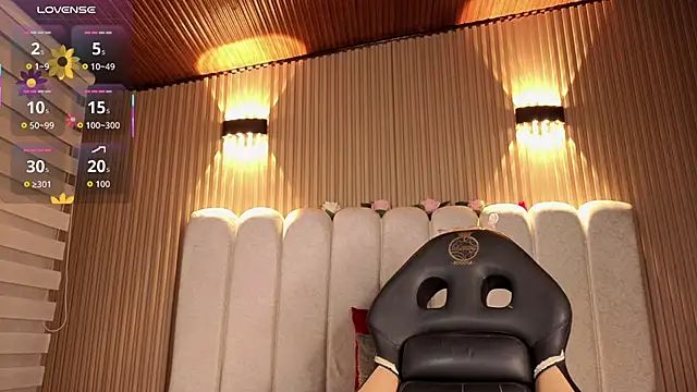 Melannyy V online show from April 2, 1:41 pm