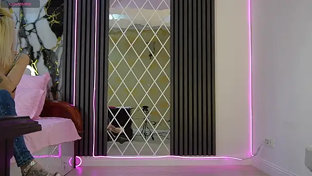 ZyraAngel online show from March 29, 1:43 pm